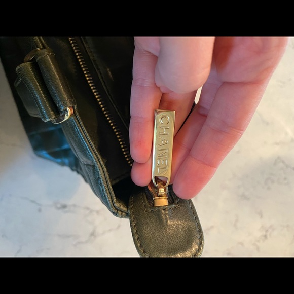 Vintage Chanel Olive Green Lambskin Quilted Tote Bag with CC Logo - Picture 6 of 14